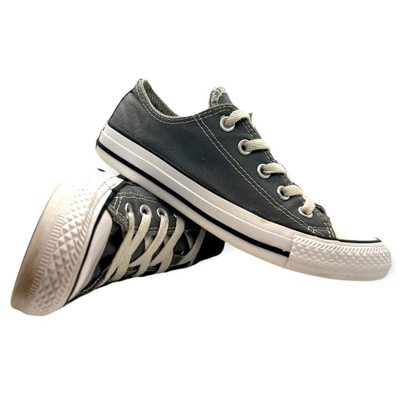Women’s Converse canvas double tongue Chuck Taylor low tops - Picture 1 of 12